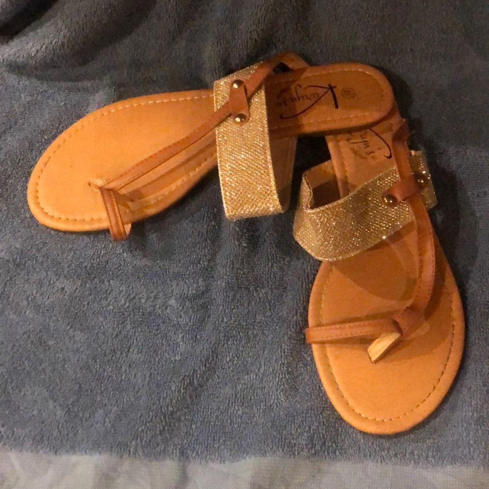 Blinged out sandals, toe loop style size 8.5